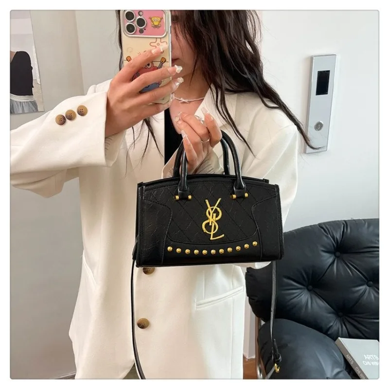 

Женская сумка нового модели 2025 года, сумка подмышки с принтом в стиле ретро для школьников, повседневные поездки на работу, стильная простая