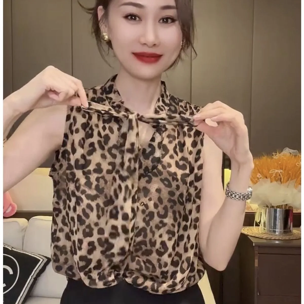Elegant V-Neck Leopard Print Sleeveless Vest Women's Spring Summer Chiffon Top Design Retro Personality Skin-Friendly Breathable 3