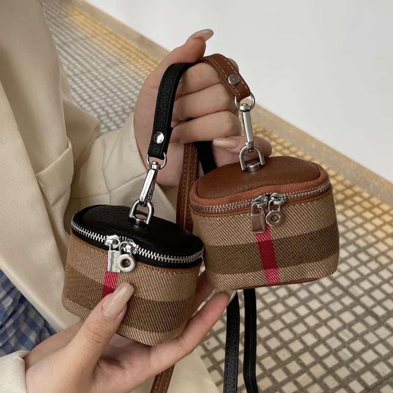 Mini Fashionable Leather Coin Purse for Women Zipper Wallet Compact Size Popular Model New Design Small Speciality Handbag