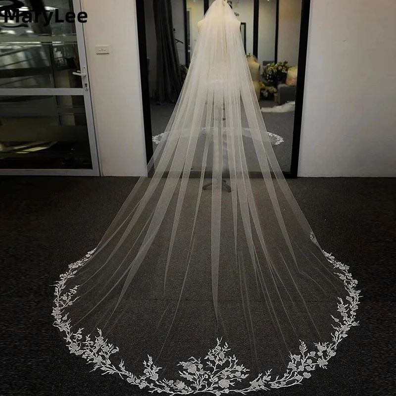 

Customized Long Bridal Veil with Floral Appliques Lace Edge 1 Tier Soft Tulle Mori Wedding Veil with Comb Cathedral Bride Veil