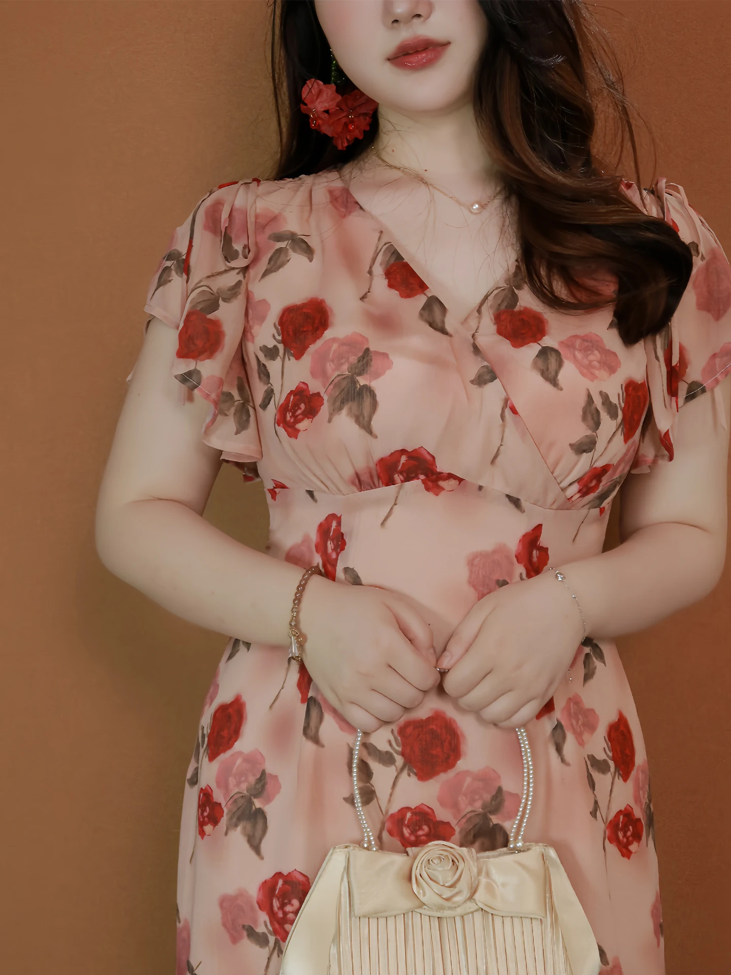 

plus Size Women's V-Neck Rose Print Dress Beach Vacation Style Gentle Tea Break Long Sleeve Midi Dress Casual Comfortable