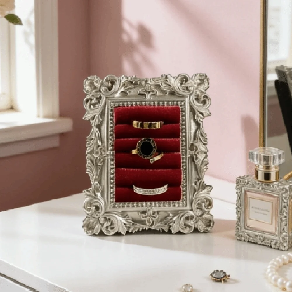 

Mini Ring Display Stand Baroque Design Space Saving Velvet Earring Tray Wear-resistant Ornaments Jewelry Display Props Trinket