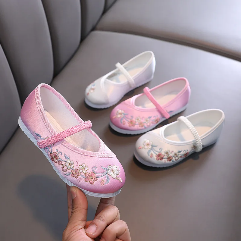 

Comfortable Chinese Style Embroidered Shoes for Girls Handmade Cotton Cloth Shoes Children Flat Performance Dance Princess Shoes