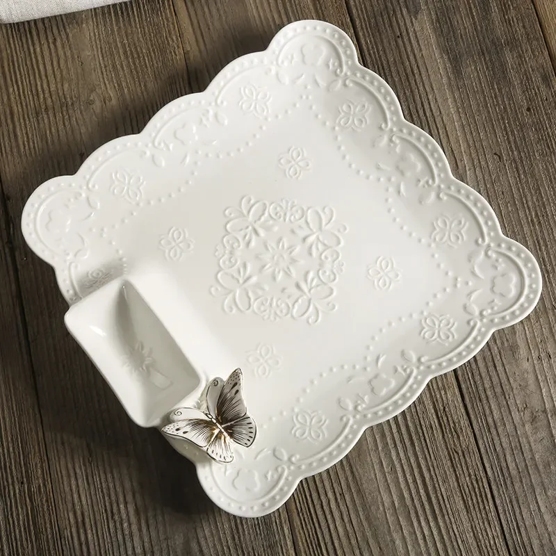 European Embossed Ceramic Dumpling Plate With Vinegar Compartment Divided Serving Tray for Dumpling Steak Fruit And Snack