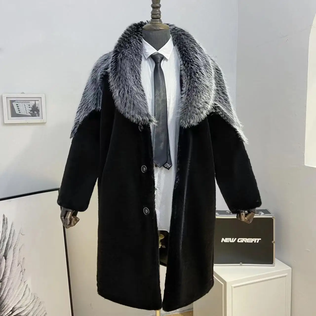 

Winter men's mink fur long style light luxury casual business jacket, thickened warm fur silver fox fur collar long windbreaker