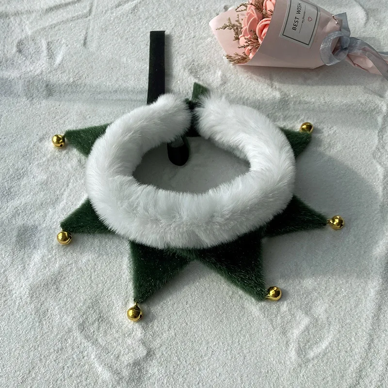 Christmas Pet Collar Winter Plush Cat Dog Triangle Scarf With Bell Cute Christmas Elements Pet Drool Towel Xmas Decor Props