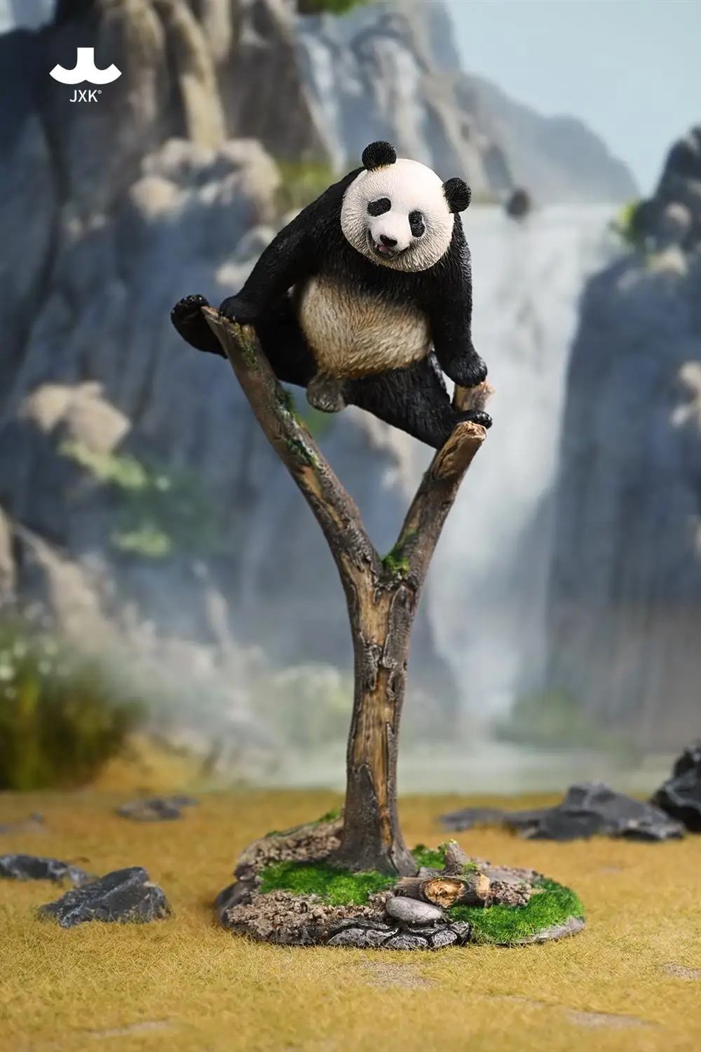 JXK JXK205 1/12 Scale Soldier Accessories Panda With Tree Trunk Platform Simulation Resin Animal Model For 6 inch Action Figure