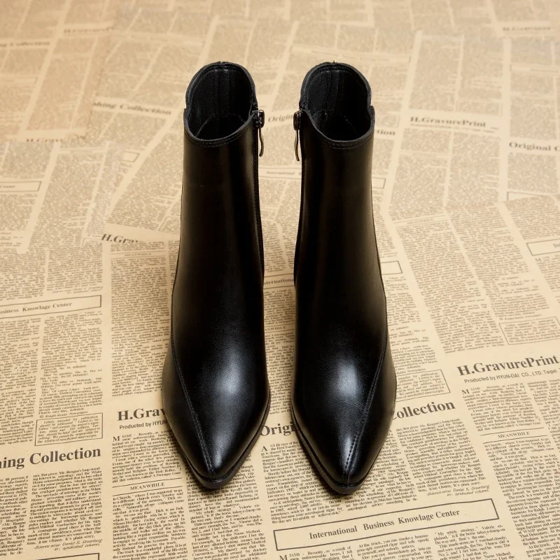 Spring and Autumn New British Style hick Heel Women\'s Boots Pointed Toe Thin Side Zipper Black Nude Boots Women Mid-heel Fashion