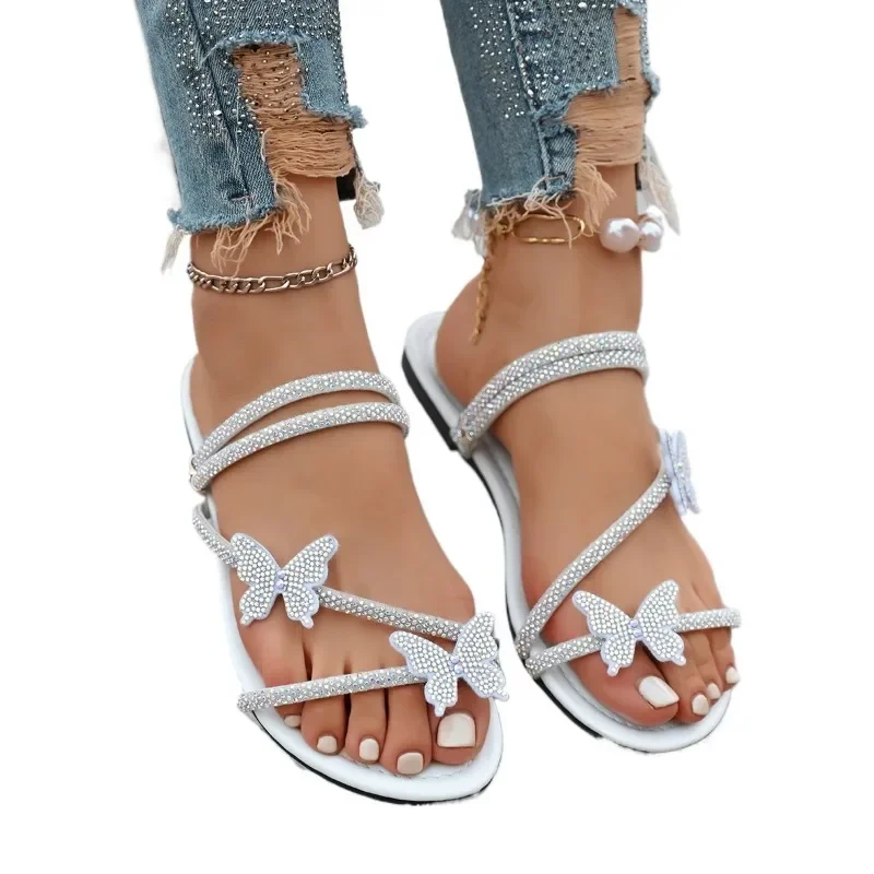 Zomer Nieuwe Dames Plus Size Sandalen Outdoor Ronde Neus Smalle Band Kristal Vlinder Slippers voor Strand Dagelijkse Slippers