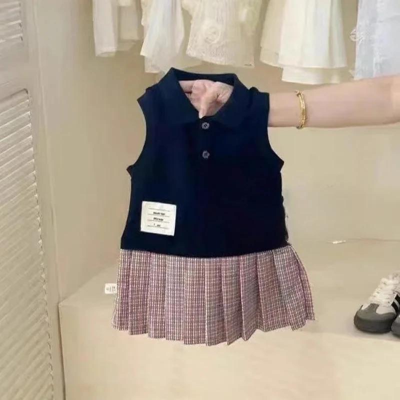 

Платье-жилет в консервативном стиле для девочек, новое летнее детское клетчатое платье, плиссированное платье принцессы без рукавов с лацканами