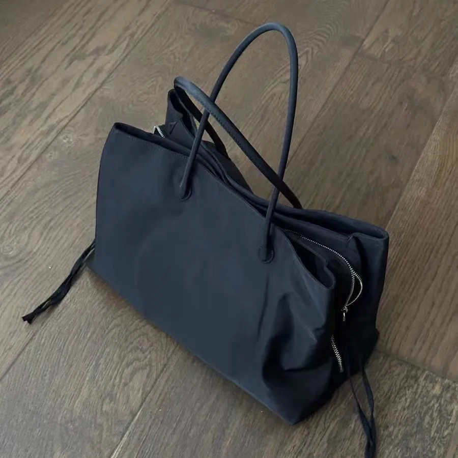 

Women's Solid Black Cool Tote Bag 2025 New Fashion Simple Nylon Large Capacity Commuter Double Zipper Compartment HandBags
