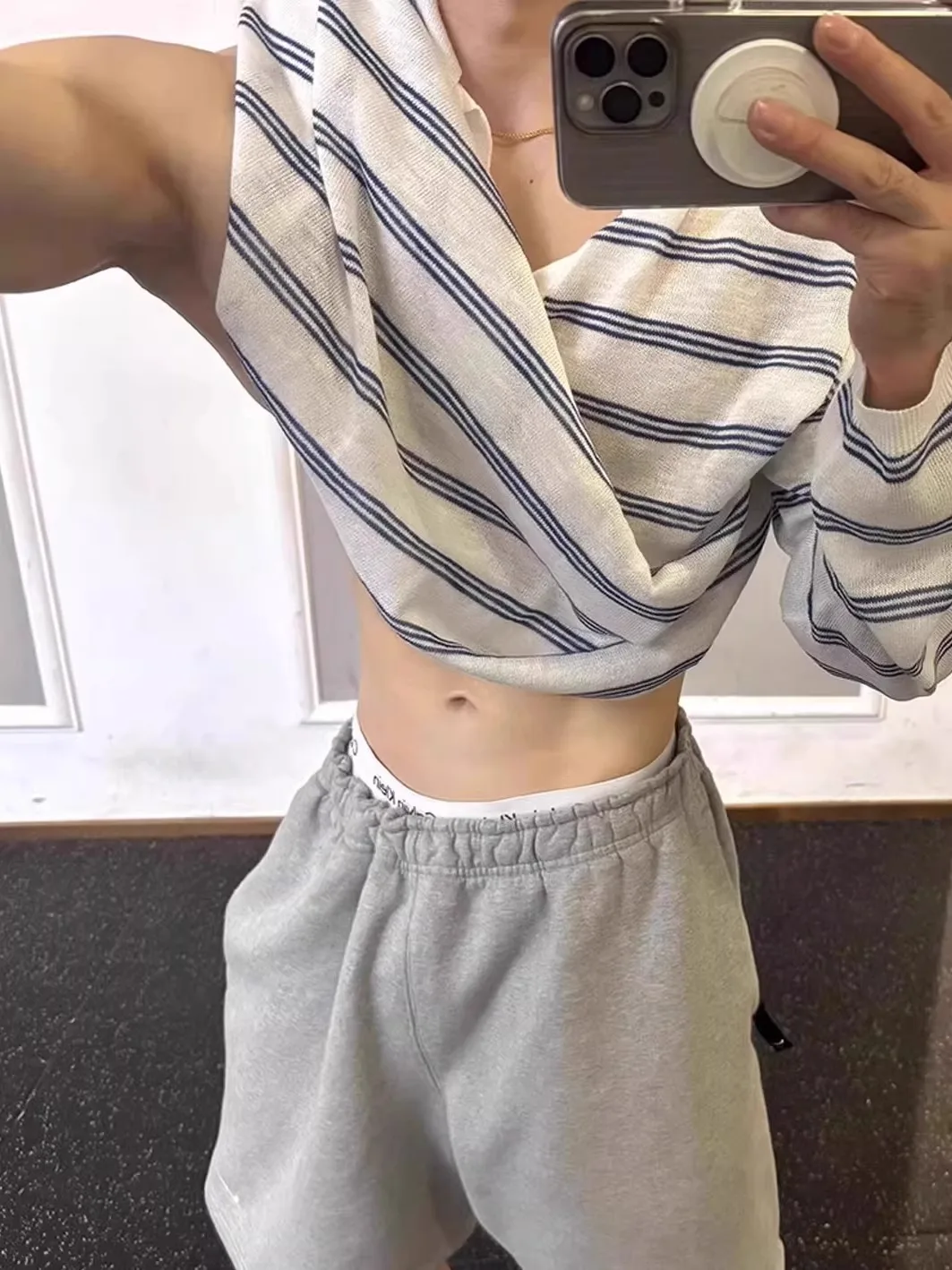 

Lightweight Long Sve V-Ne Striped Knitted irt And orts Ice Silk Cool Feeling Summer Faion Set for Teen Boys