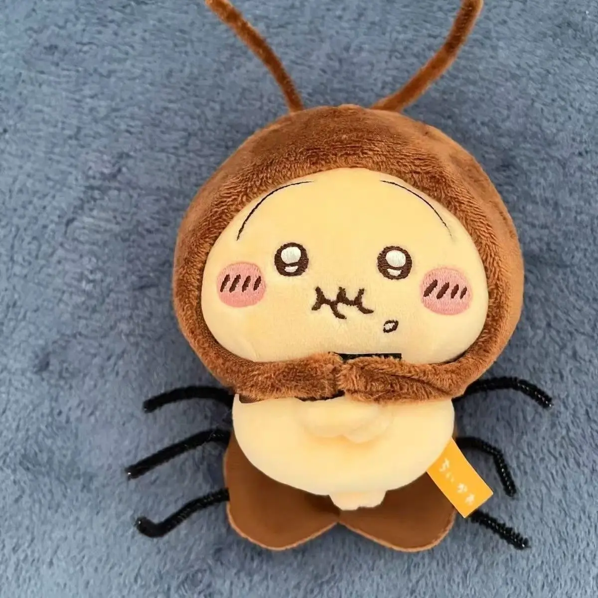 Chiikawa Cuet Anime Usagi cucaracha muñeca colgante Kawaii juguete de peluche para niñas llavero y bolso encanto con ropa de muñeca creativa