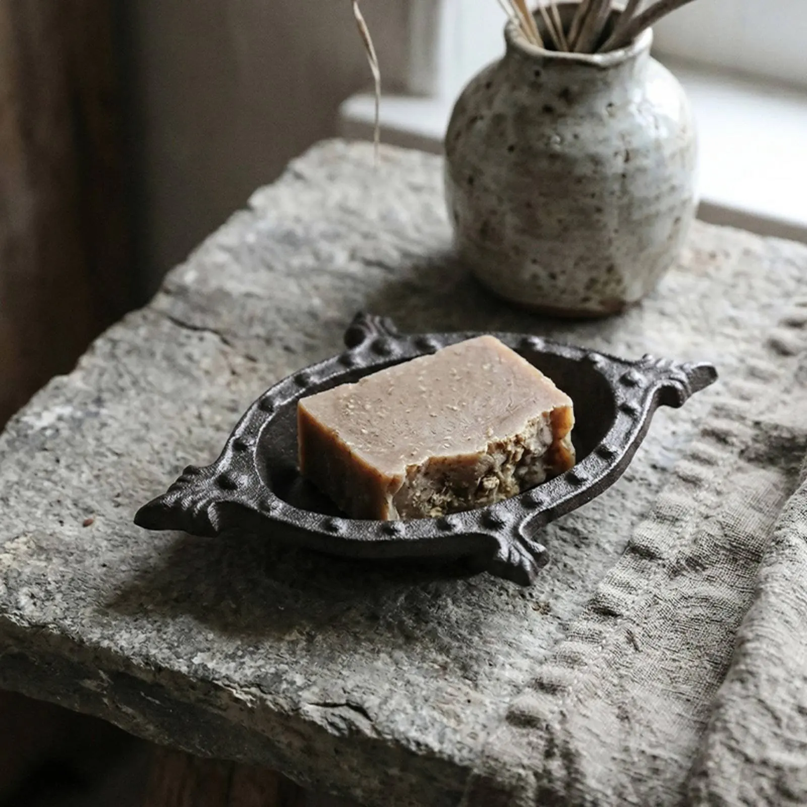 

Cast Iron Soap Dish Retro Abstract Iron Soap Holder Home Decor Decorative Rustic for Outdoor, Bathroom