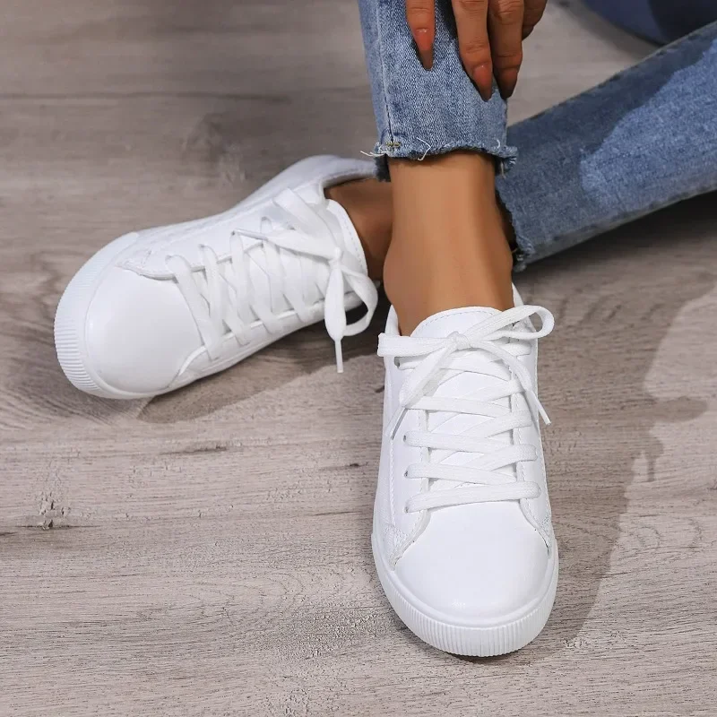 2024 Hot Selling New Classic Sports Shoes Flats Solid Color Leather Lace Up Round Toe Flat Women's Vulcanized Shoes Plus Size