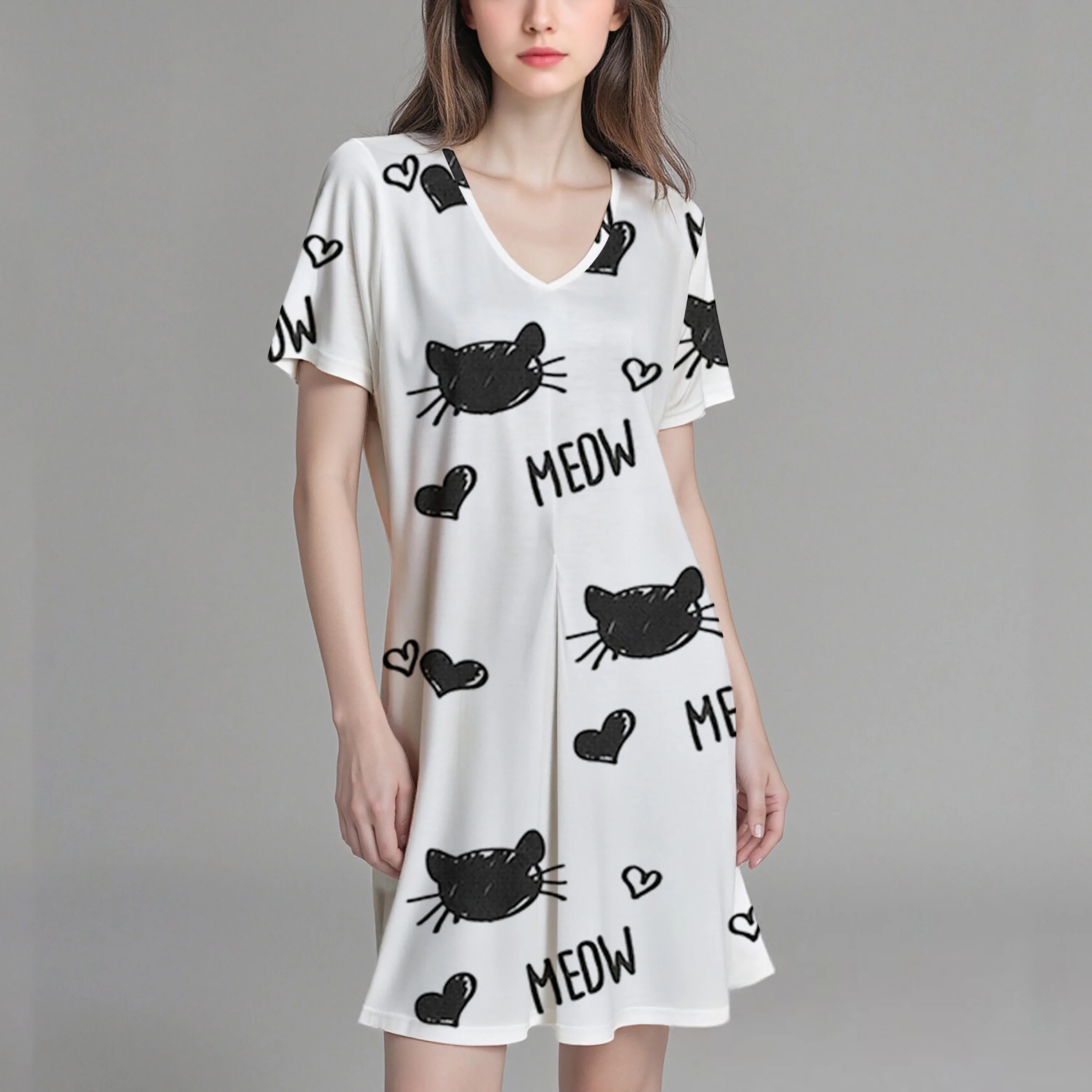 New women's dress, V-neck short-sleeved T-shirt with cartoon print, casual, fashionable, versatile and unique.