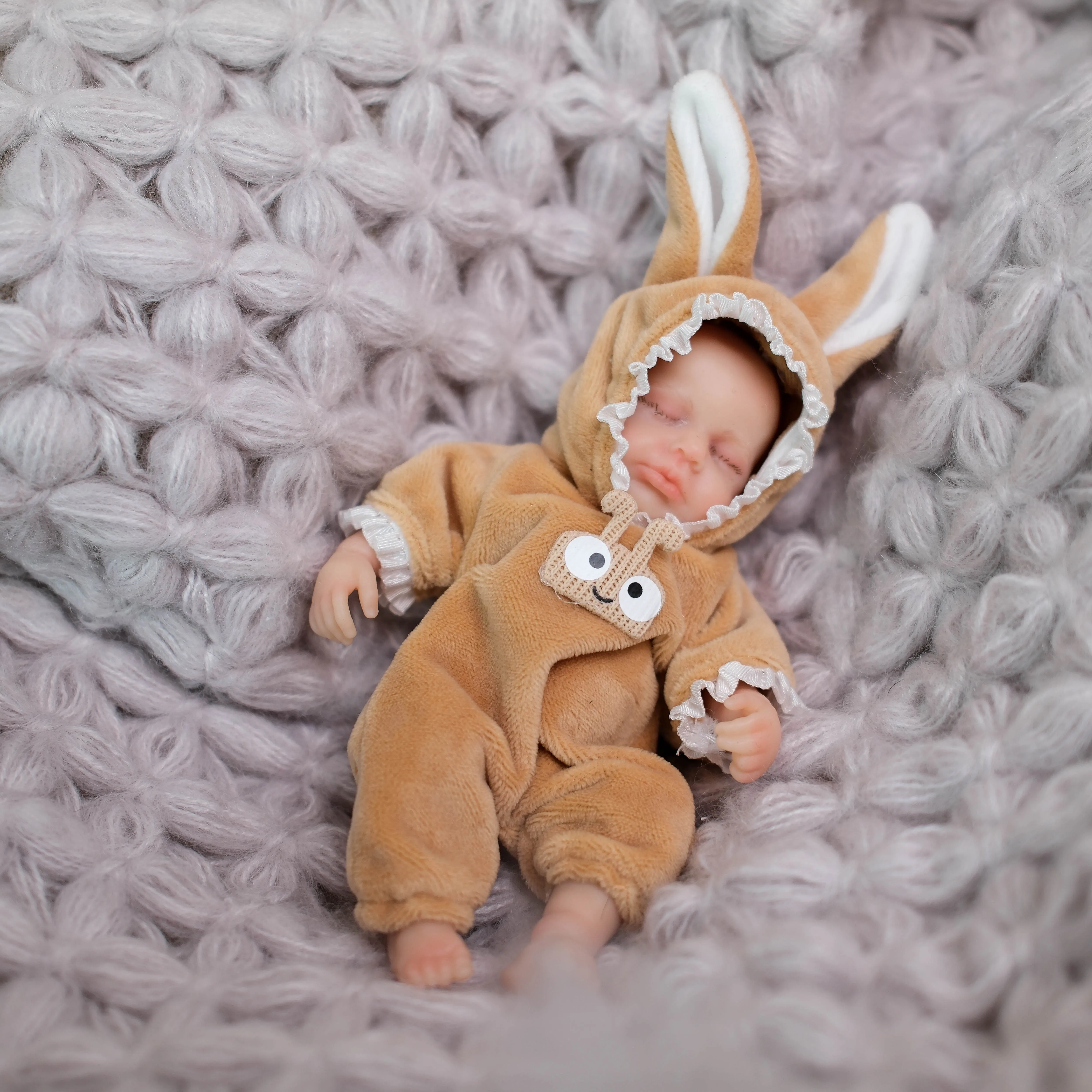 NPK 15 cm Mini-Platin-Silikon-Babypuppe, voll solide, superweiche, flexible, elastische Handfläche, handliche Sammlerpuppe für Enthusiasten