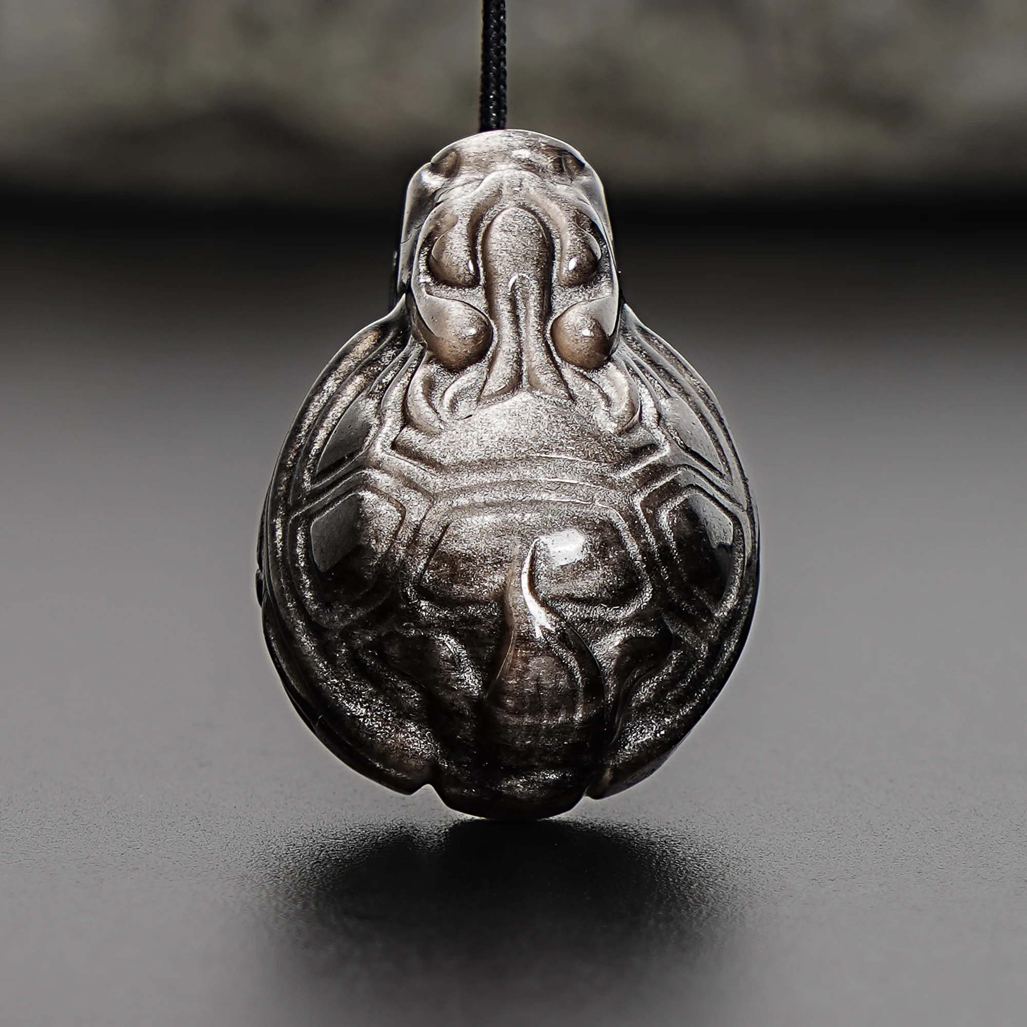 

Натуральный серебряный защитный талисман из обсидиана, детальный резной кулон в виде дракона-черепахи 30X21X12 мм, драгоценный камень для ювелирного ожерелья