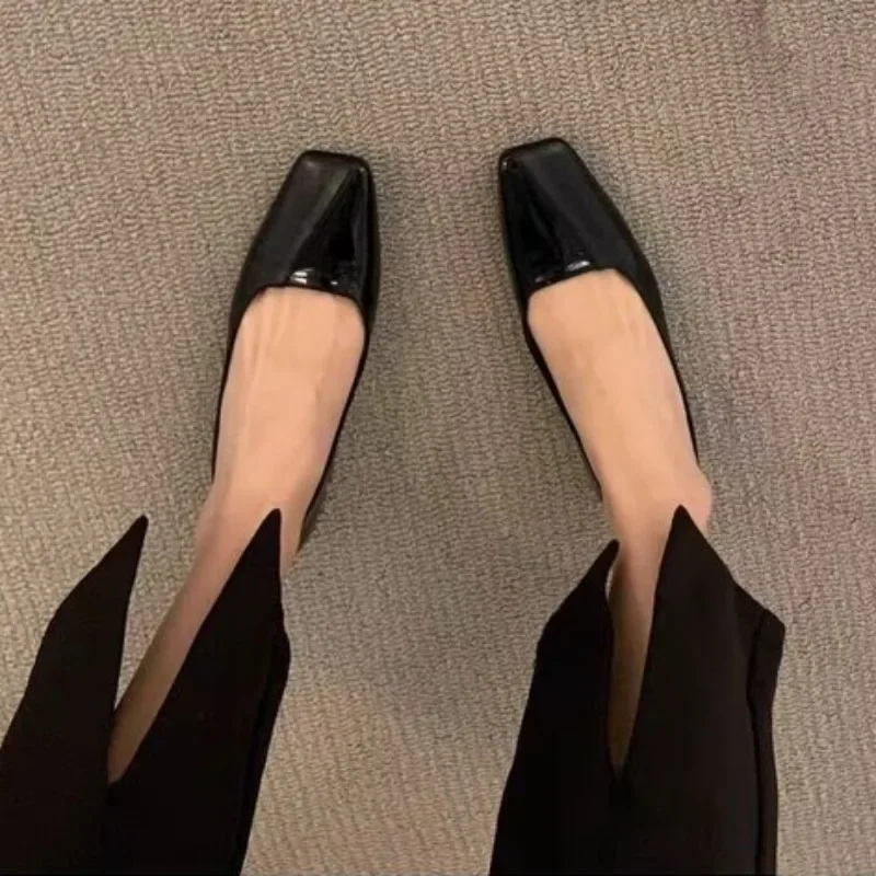 

French Doudou Shoes 2025 new summer square toe professional low-heeled single shoes casual patent leather women's shoes