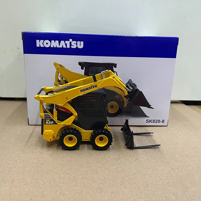 UH8177 1:25 Scale Komatsu SK820-8 Wheel Loader Alloy Car Model Collection Ornaments