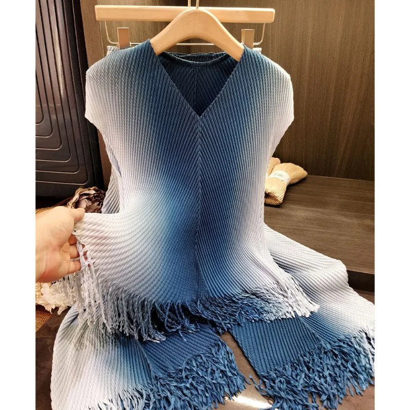 

Miyake Fashion Pleated Large Size Stretch Set Gradient Color V-Neck Tassel Top Wide Leg Pants 2 Piece Set Women Summer New 2025