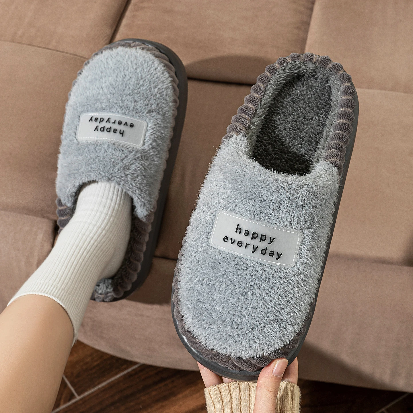 Winterwarme Hausschuhe für Damen und Herren, dicke Plüsch-Plateauschuhe aus EVA, leise, rutschfest, für drinnen und draußen, gemütliche Schlafzimmer-Pantoletten – Detail 14