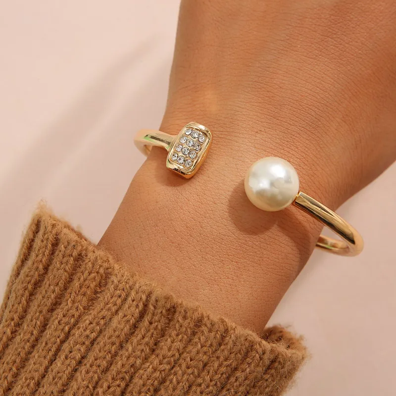 Summer Simple Baroque Pearl Bracelet Woman French Personality Fashion Gold Color Bracelet Wedding Jewelry Birthday Gift e195