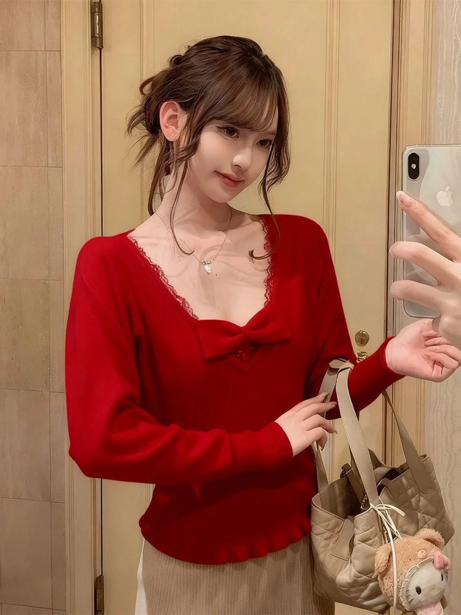 

Red Lace Knot V-Neck Knitted Base Shirt Women's Autumn Winter Slim Fit Long Sleeve Top for New Year's Outfits