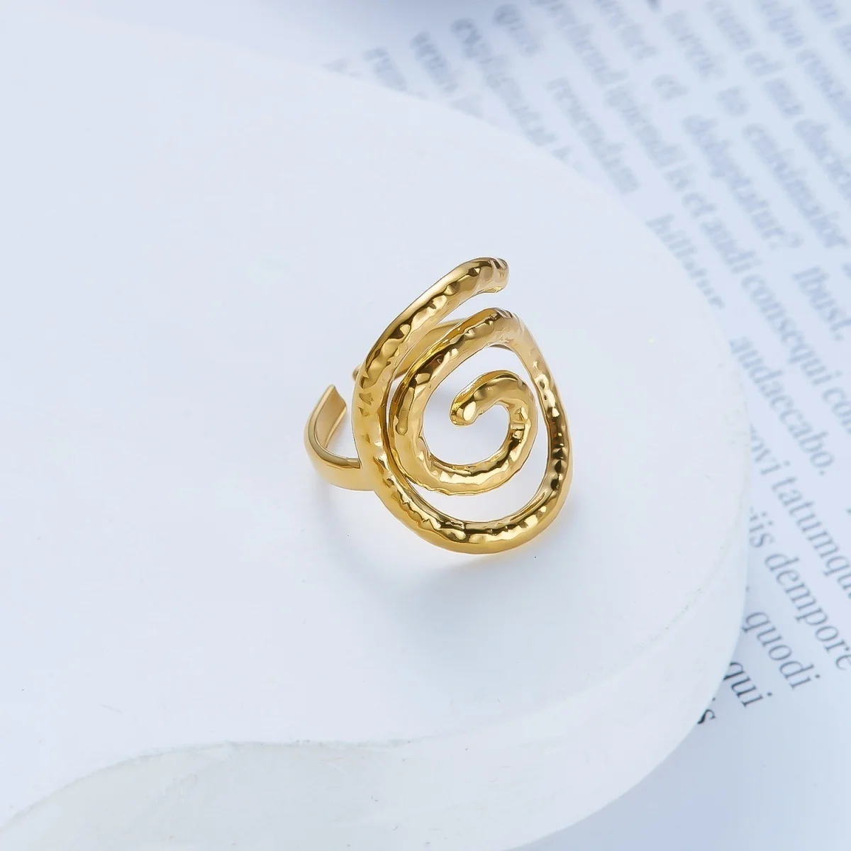 Punk-Ringe aus gehämmertem Edelstahl mit hohlem S-förmigem Blütenblatt- und Spiral-Design für Damen und Herren, trendiger geometrischer stapelbarer Fingerring-Schmuck – Detail 22