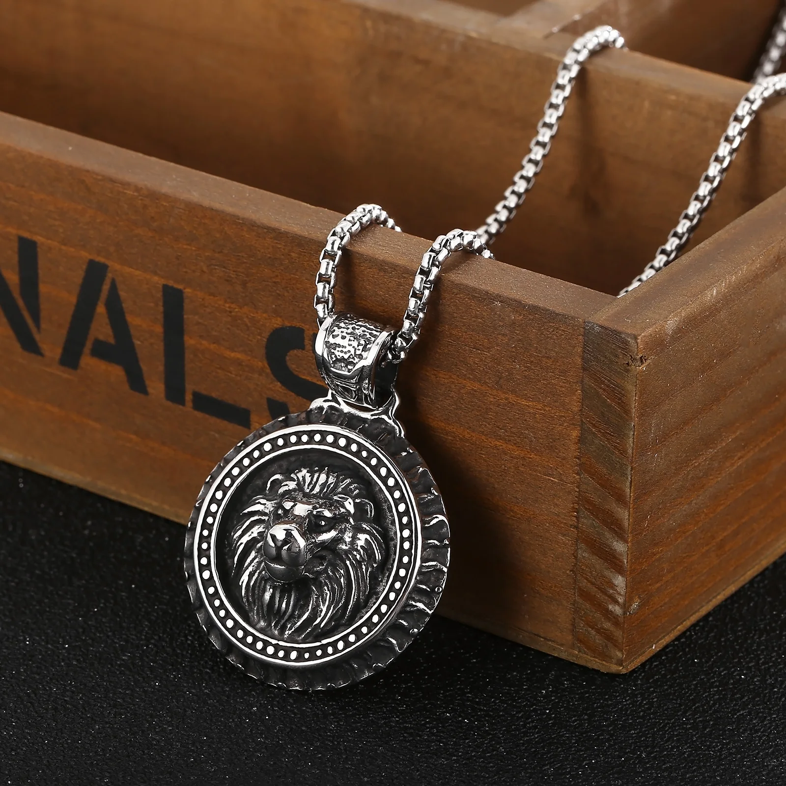 Skeleton Lion Head Necklace Pendant Stainless Steel Skull Pendant Vintage Hip-hop Punk Cool Jewelry Halloween Gift