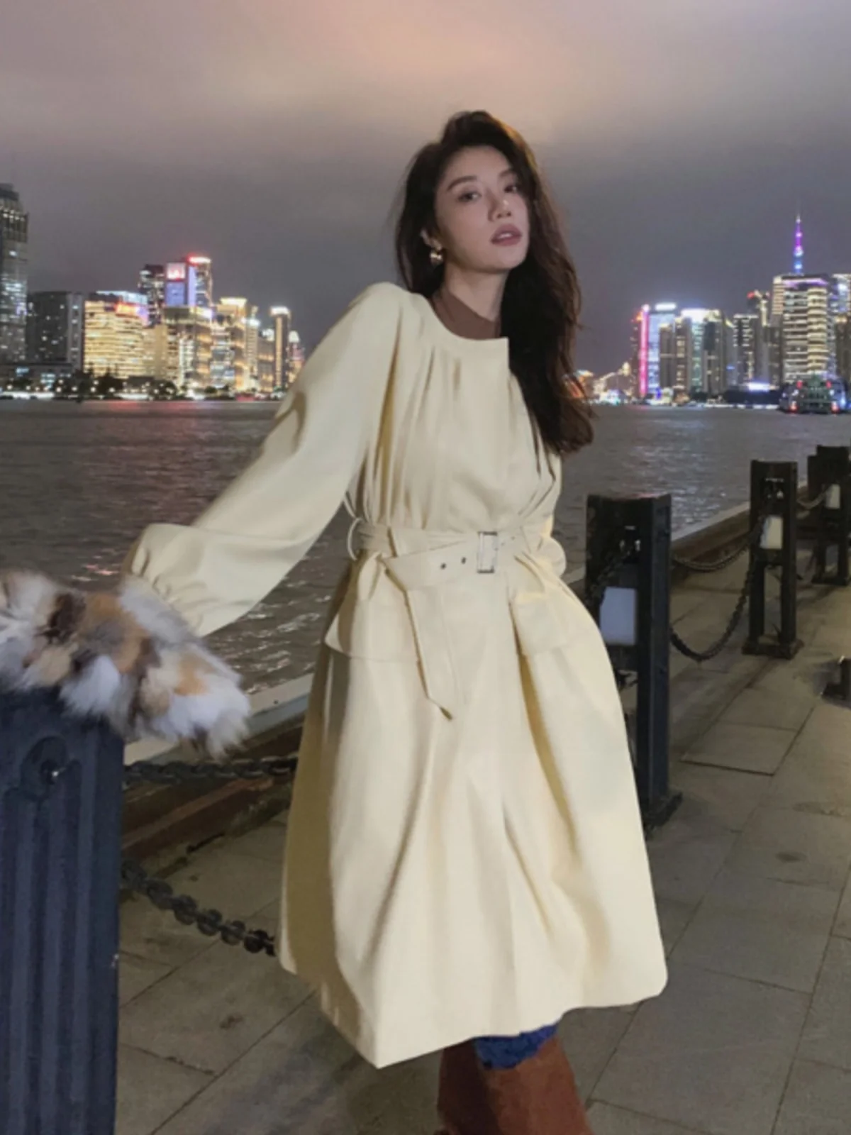

Garbociaga High-Quality Protein Leather Long Jacket Sweet Cream Design Women's Fashion Outerwear Dragon Xi Er 9317