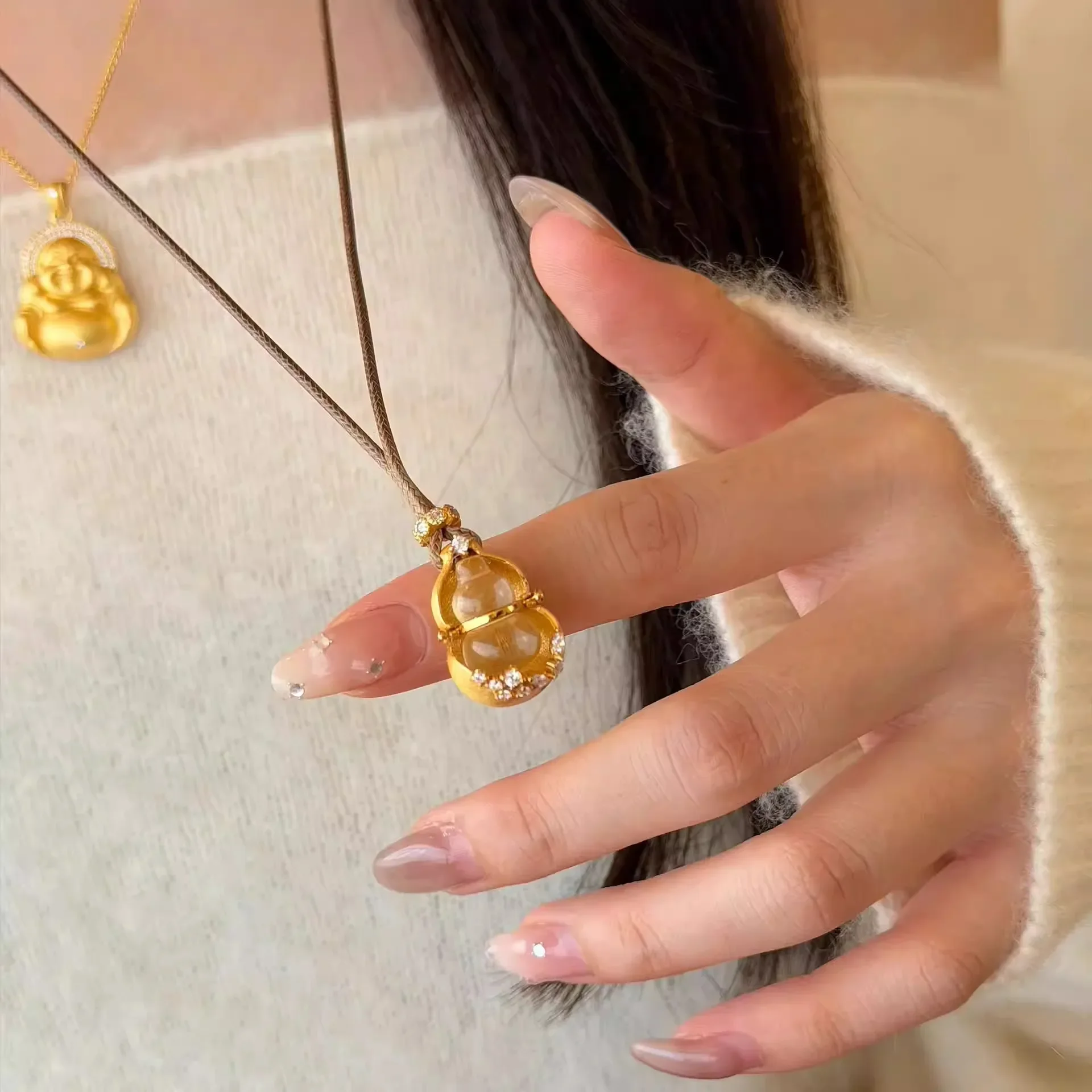 New Chinese Diamond Gourd Crystal Pendant Braided Rope Necklace for Women - Handmade Fortune & Prosperity Retro Fashion Jewelry.