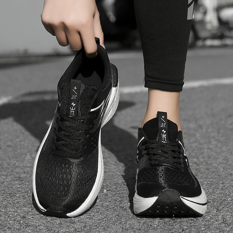 Women Shoes Sneakers female casual Mens Shoes tenis Luxury shoes Trainer Race Breathable Shoes fashion running Shoes for men view 2