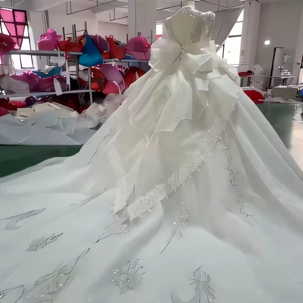 Abito da sposa civile con scollo a V, maniche lunghe, con lacci sul retro, ricamo personalizzato, perline, abito da sposa con paillettes di cristallo