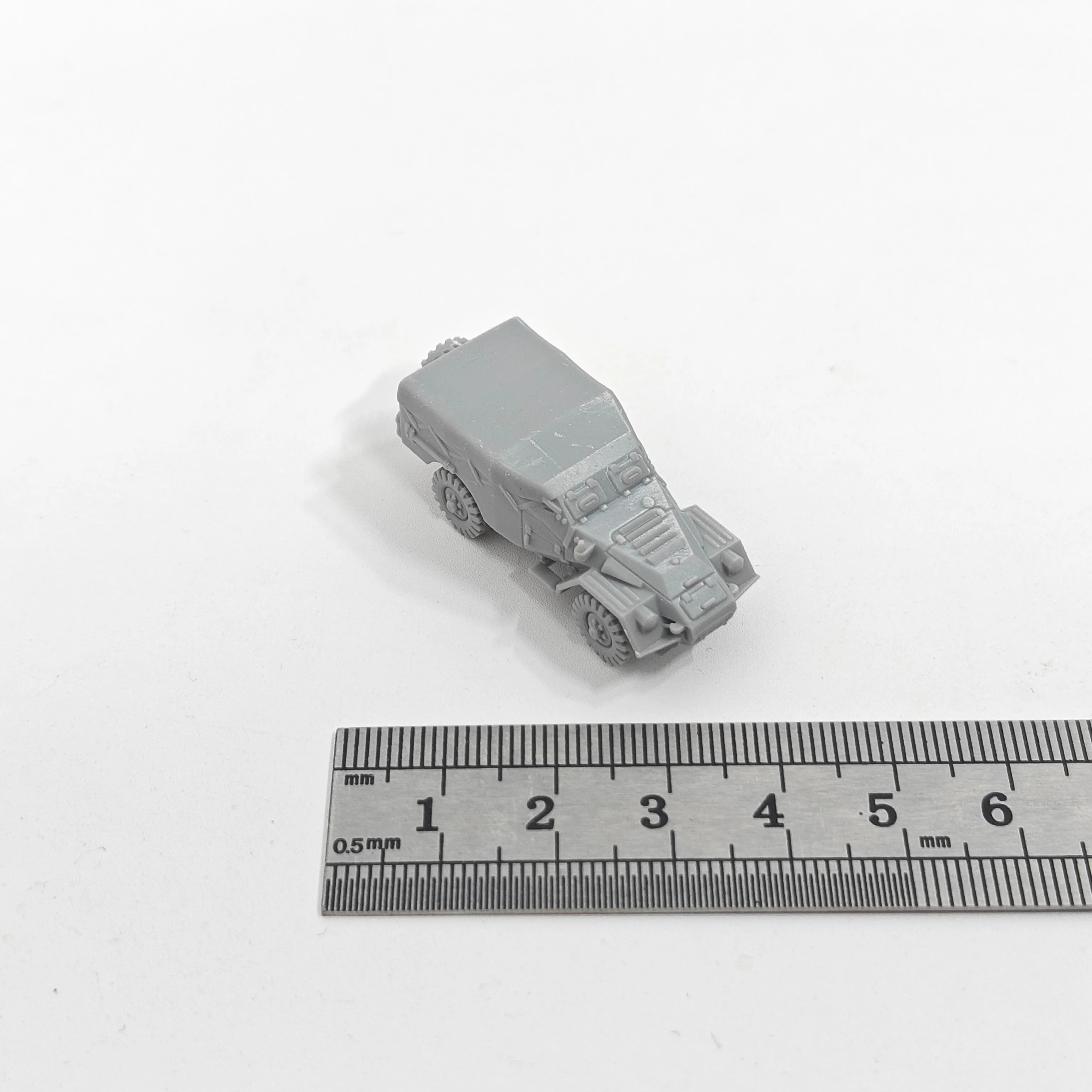 1/144 Scale  BTR-40 4x4 Armored Personnel Carrier Model kits