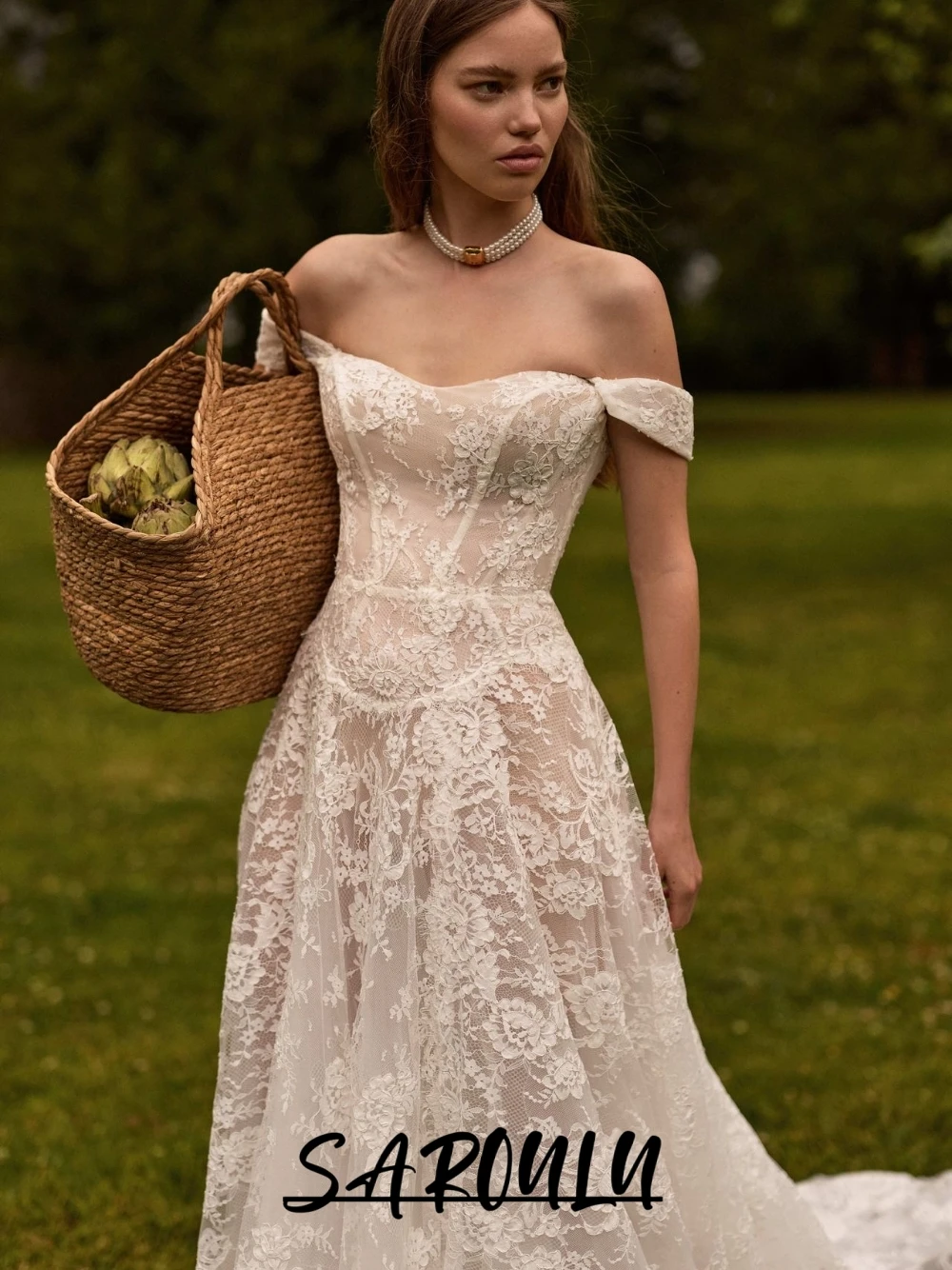 Vestido de novia de encaje Pastoral romántico con hombros descubiertos y tren elegante vestido de novia de línea A para bodas de granja de jardín al aire libre