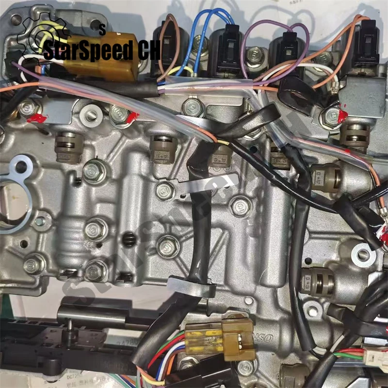 Oryginalny korpus zaworu automatycznej skrzyni biegów 5EAT ze solenoidem 31705AA683 do Subaru Force Lion 2.5GT B4 Outback 3.6 Forester 3.0