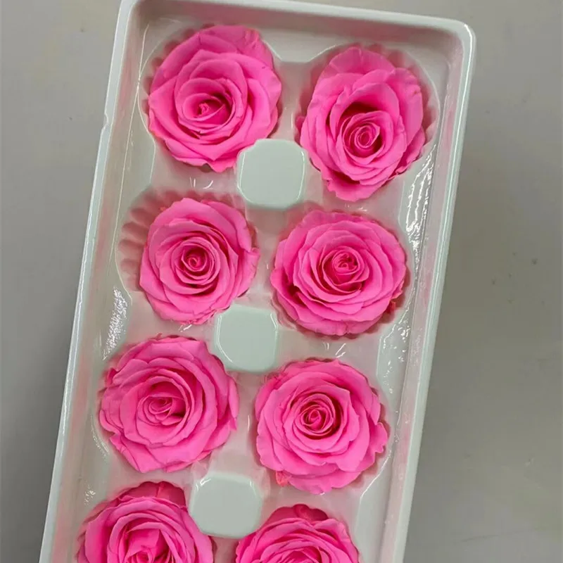 

8 real roses per box, the flower head size is about 3-4cm, B-grade dried flowers eternal rose home, wedding decoration