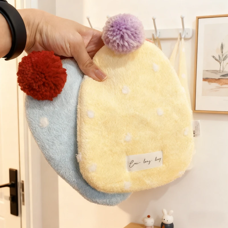 Hair Ball Hand Towel High-density Coral Fleece Highly Absorbent Towel Easy To Store Can Be Hung in The Bathroom or Kitchen