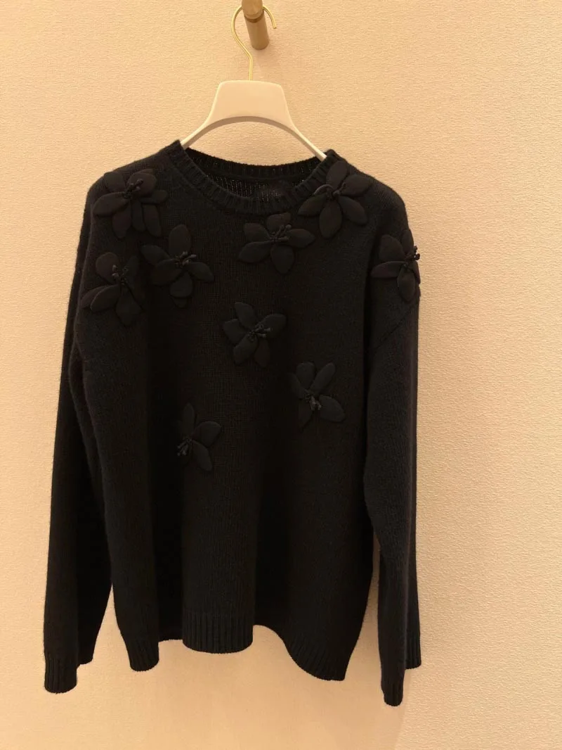 2024 Autumn New Women's Sweater Fashionable, Exquisite and Versatile Black Flower Knitted Wool Blended Hoodie