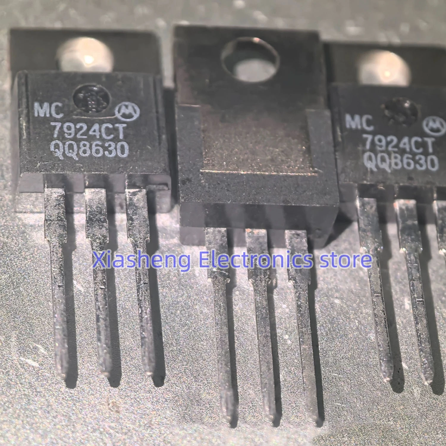 جديد الأصلي 10 قطعة MC7924CT 7924CT 7924 TO-220 الترانزستور في المخزون نوعية جيدة