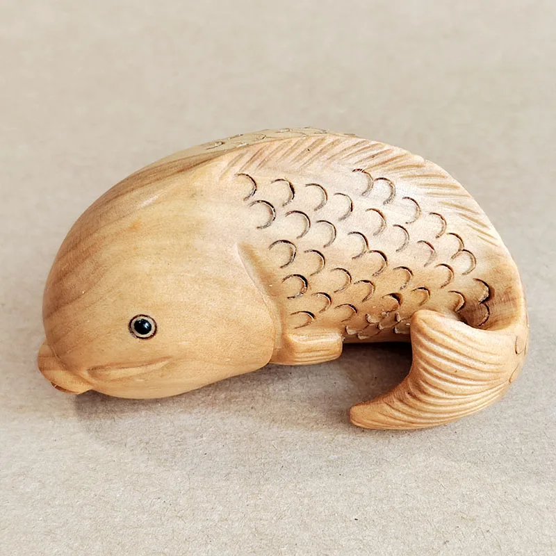 

Q4783 - 2 " Hand Carved Boxwood Netsuke : Pretty Fish