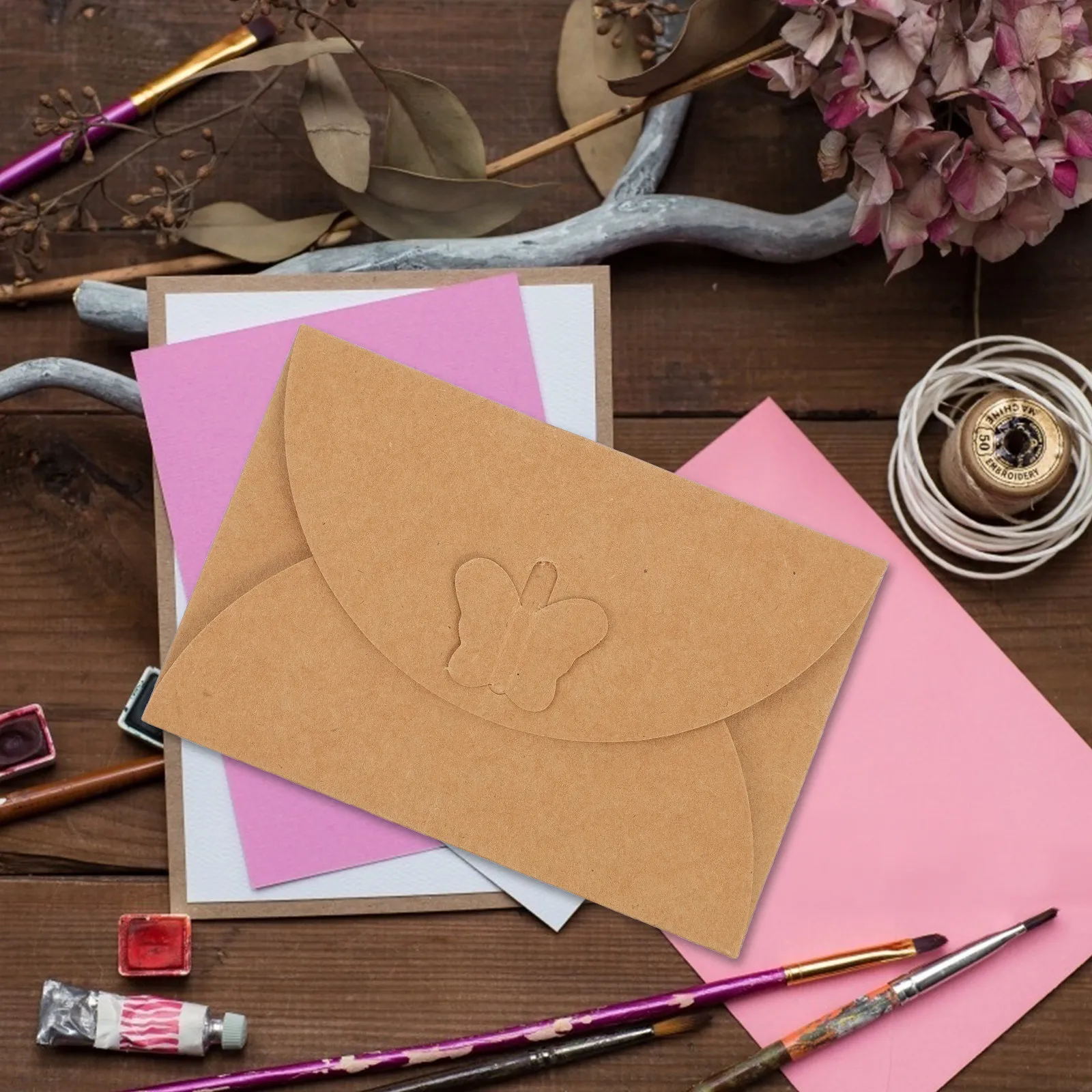 

50Pcs Kraft Paper Envelopes Classic Vintage Butterfly Buckle Plain Color Envelopes for Letters Notes Invitations Writing Paper