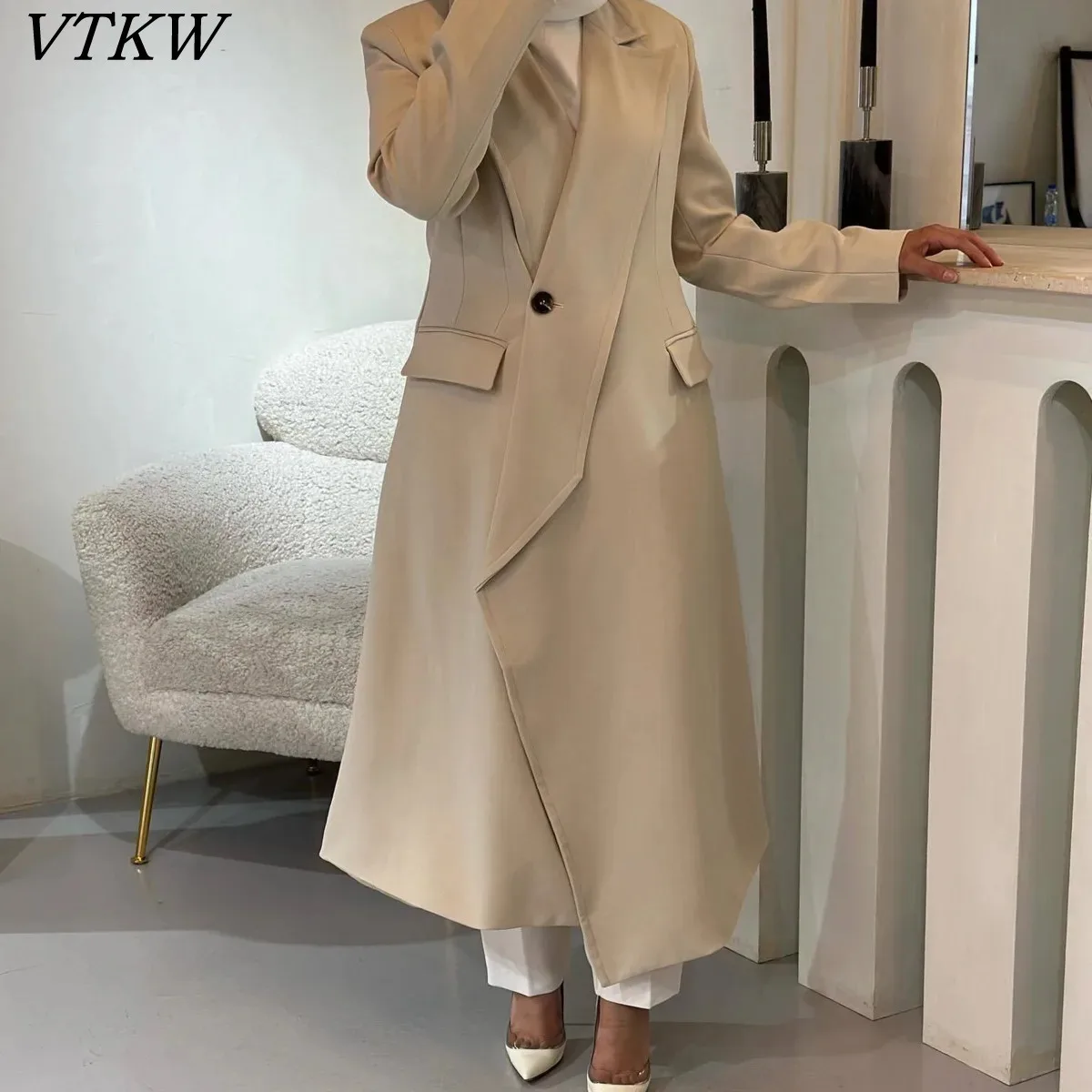 

VTKW A Singlebutton Irregularly Simple Design Pure Color 2025 Spring Style Woman High-quality Versatile Long-sleeved Suit Jacket