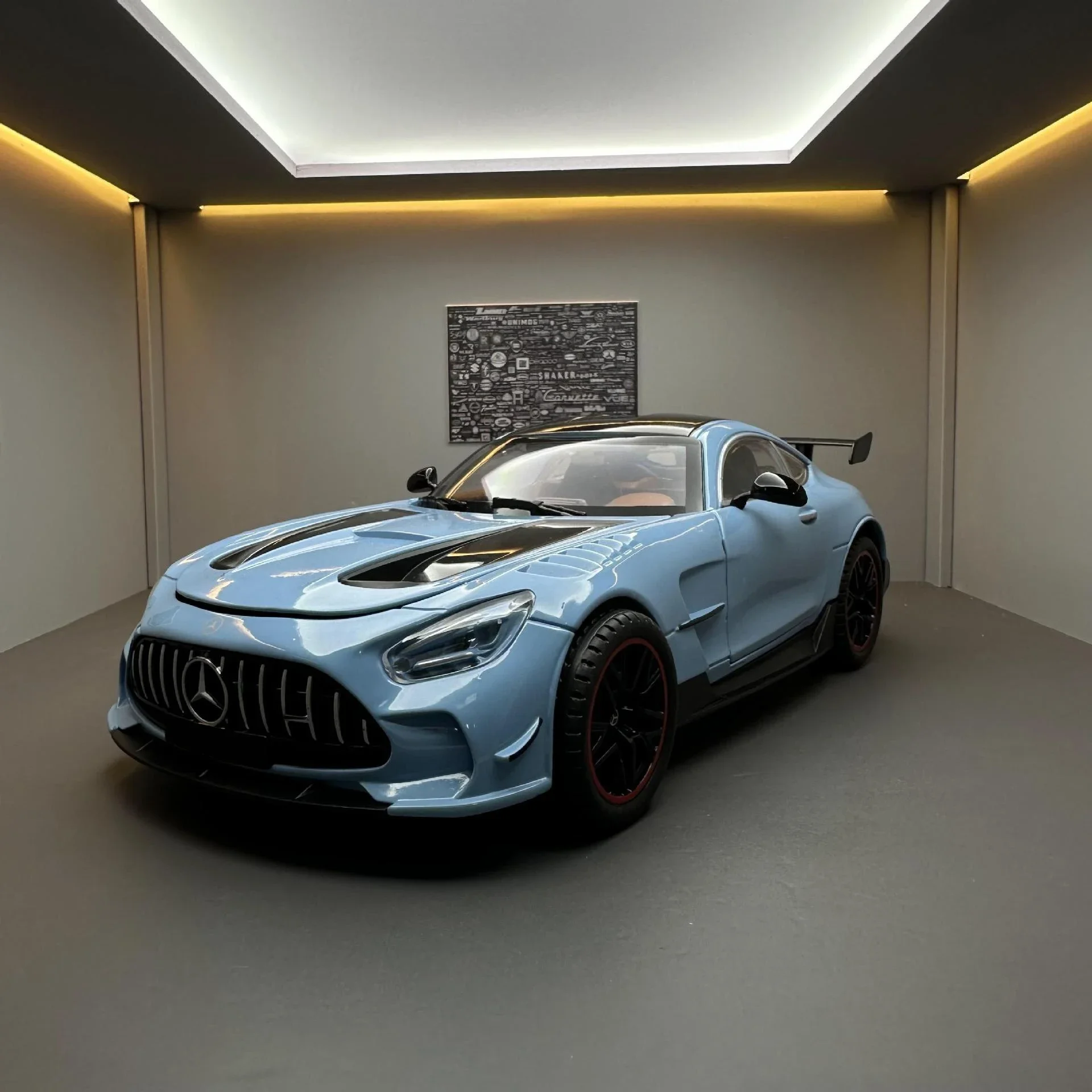 

Large1:18 Mercedes Benz GTR Miniature Collection Simulation Alloy Car Diecast Vehicle Sound & Light Toys Car For Christmas Gifts