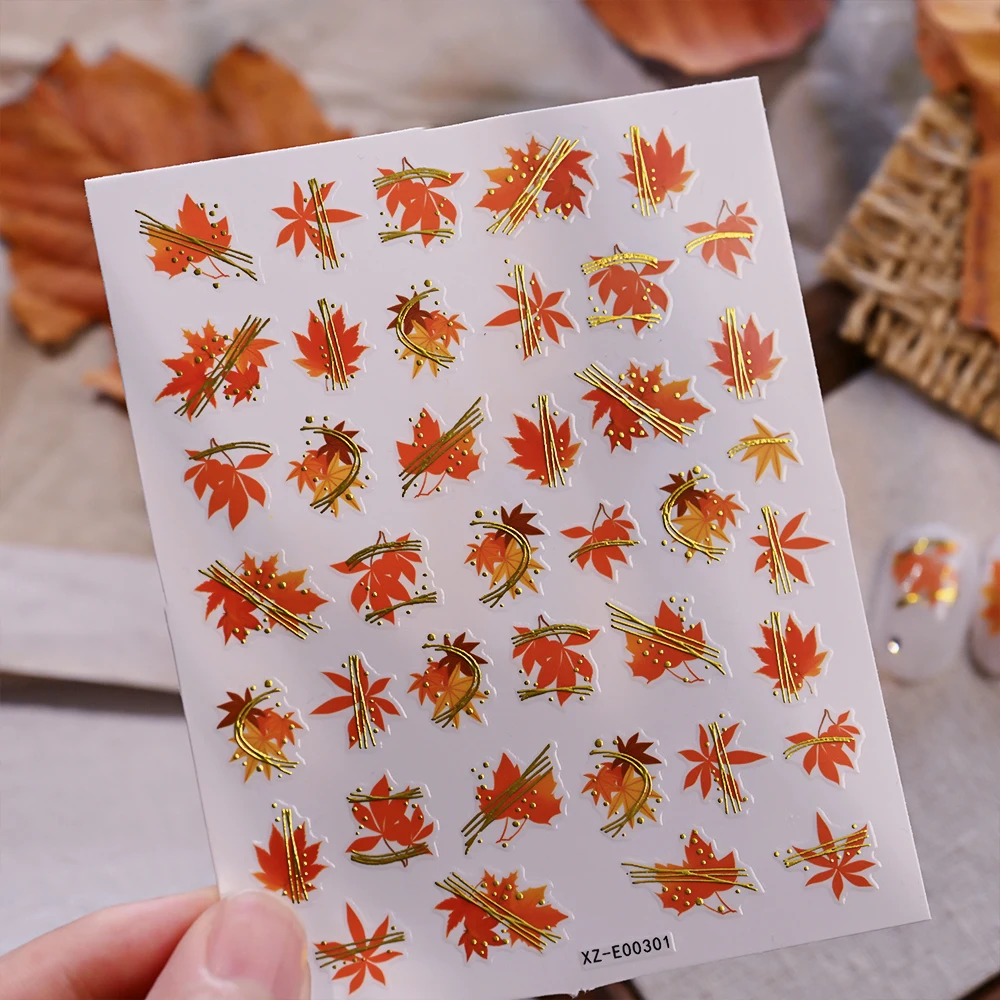 1 pz Nuovo Autunno Foglie d'acero Adesivi per unghie Y2K Abbronzante Foglia d'acero Ginkgo Biloba Zucca Decalcomanie per unghie Cute Fox Design Nail Decor