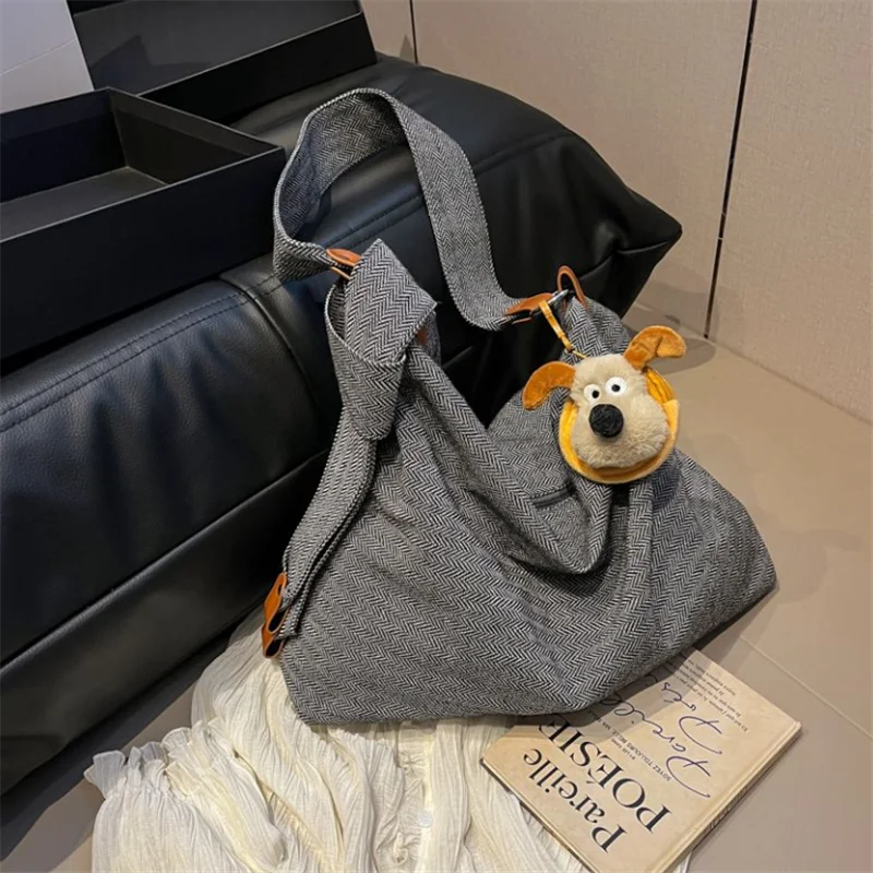 

Large capacity, relaxed denim canvas bag, underarm bag, commuter crossbody bag