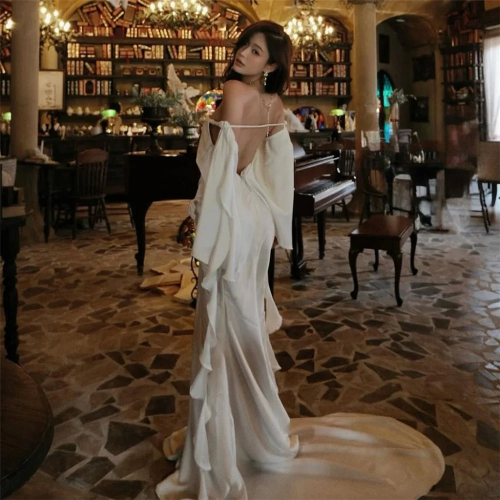 SylCue Eleganckie Długie Sukienki Damskie z Marszczeniami, Dekolt typu Slash, Odkryte Plecy, Ozdoba z Kwiatami 3D i Wstążką, Suknia Wieczorowa na Bal Maturalny, Vestidos