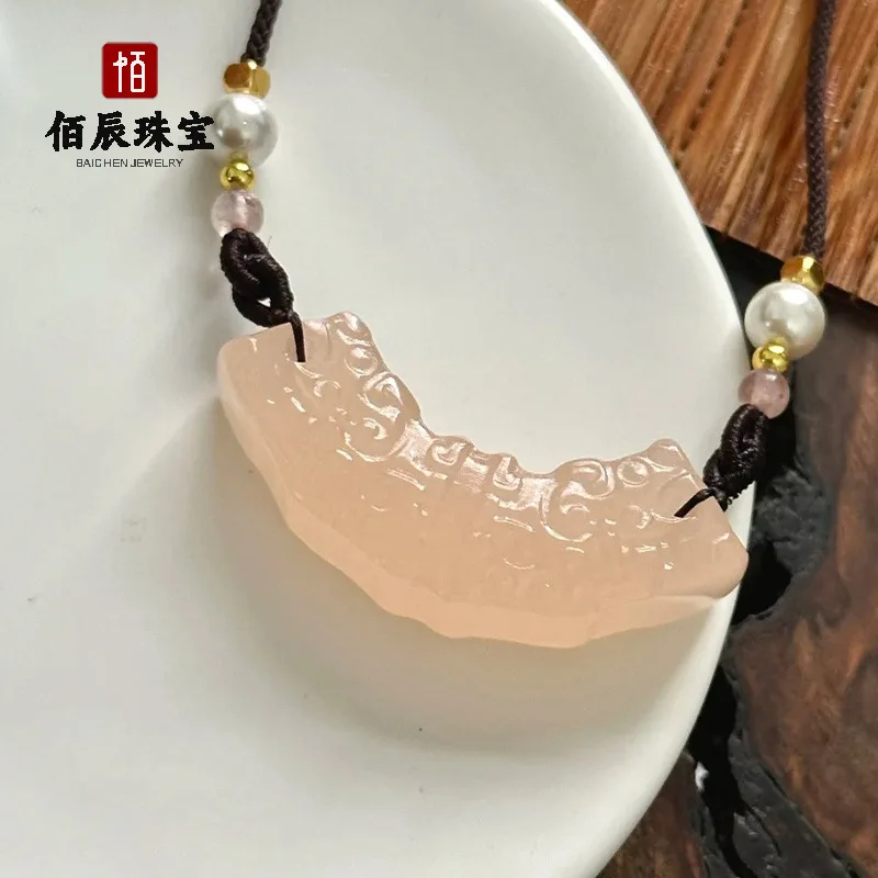 

Hetian jade horizontal brave pendant ruyi lock lotus root starch longevity lock jade horizontal clavicle chain