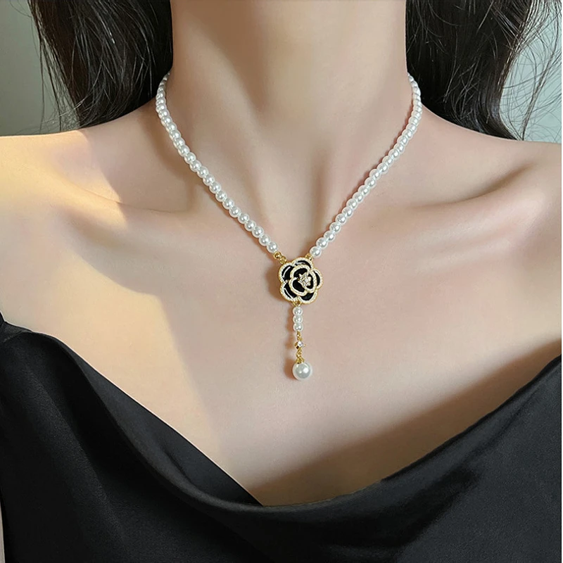 Fashion Beautiful Camellia Rose Pearl Necklace Exquisite Craft Personality Creative Pendant Family Gift